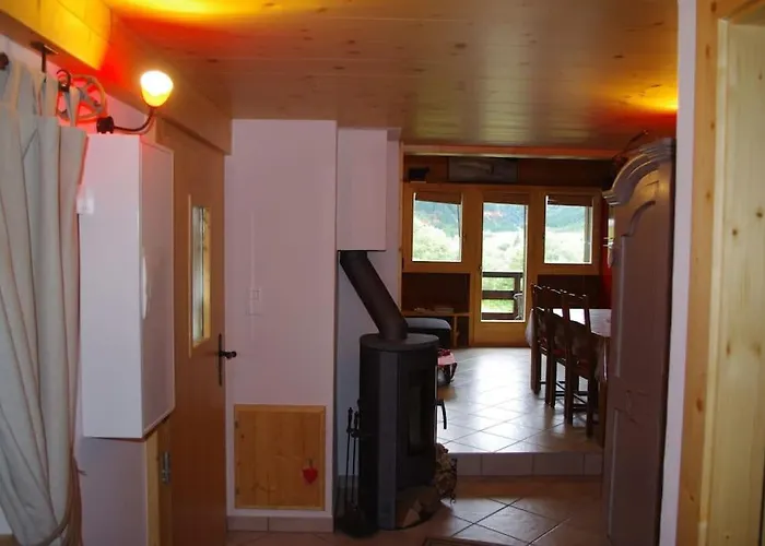 Itrognon, Douillet Et Cosy! בקתה צינאל